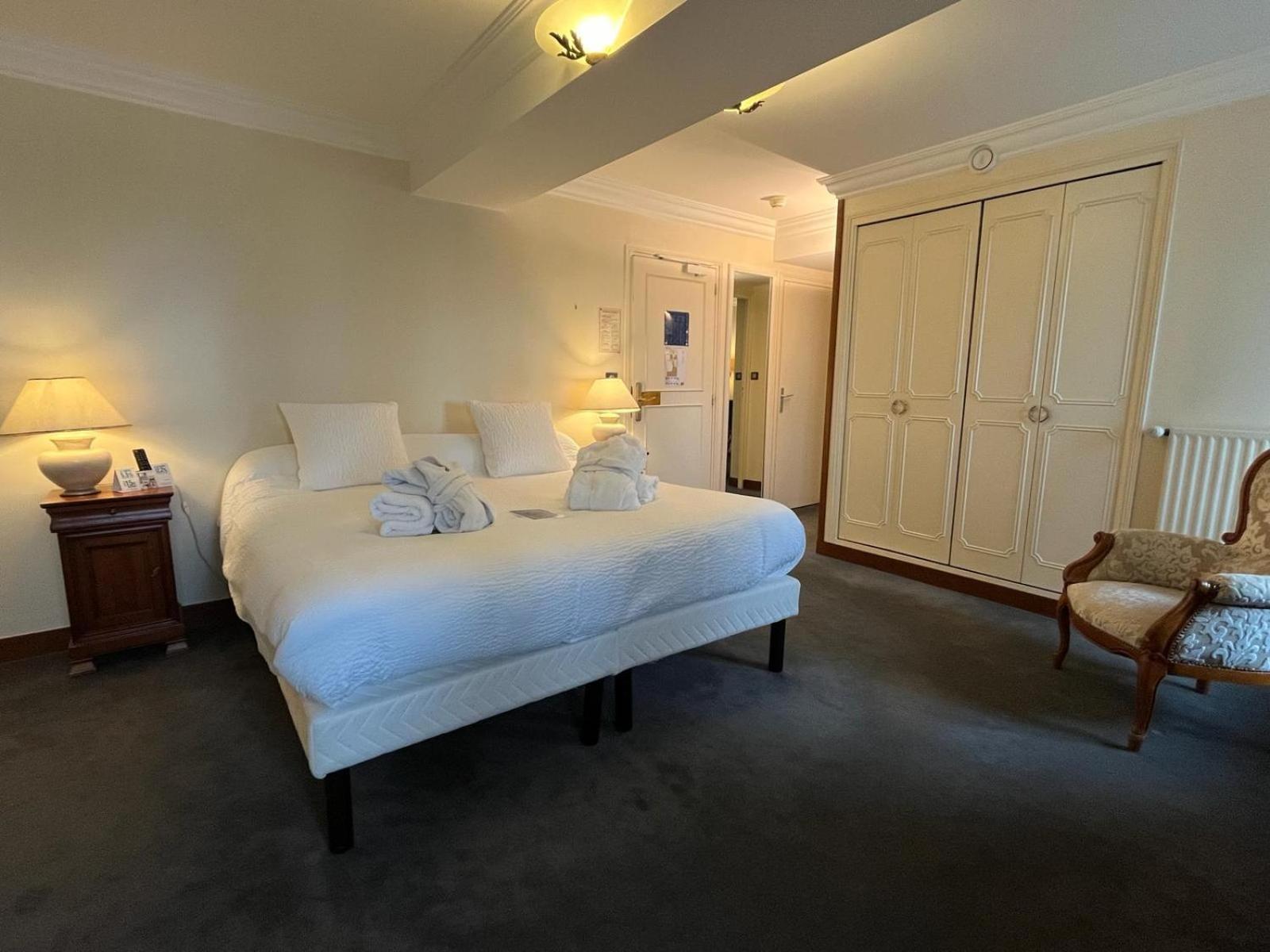 Logis Hotel Le Rivage Gien Bagian luar foto