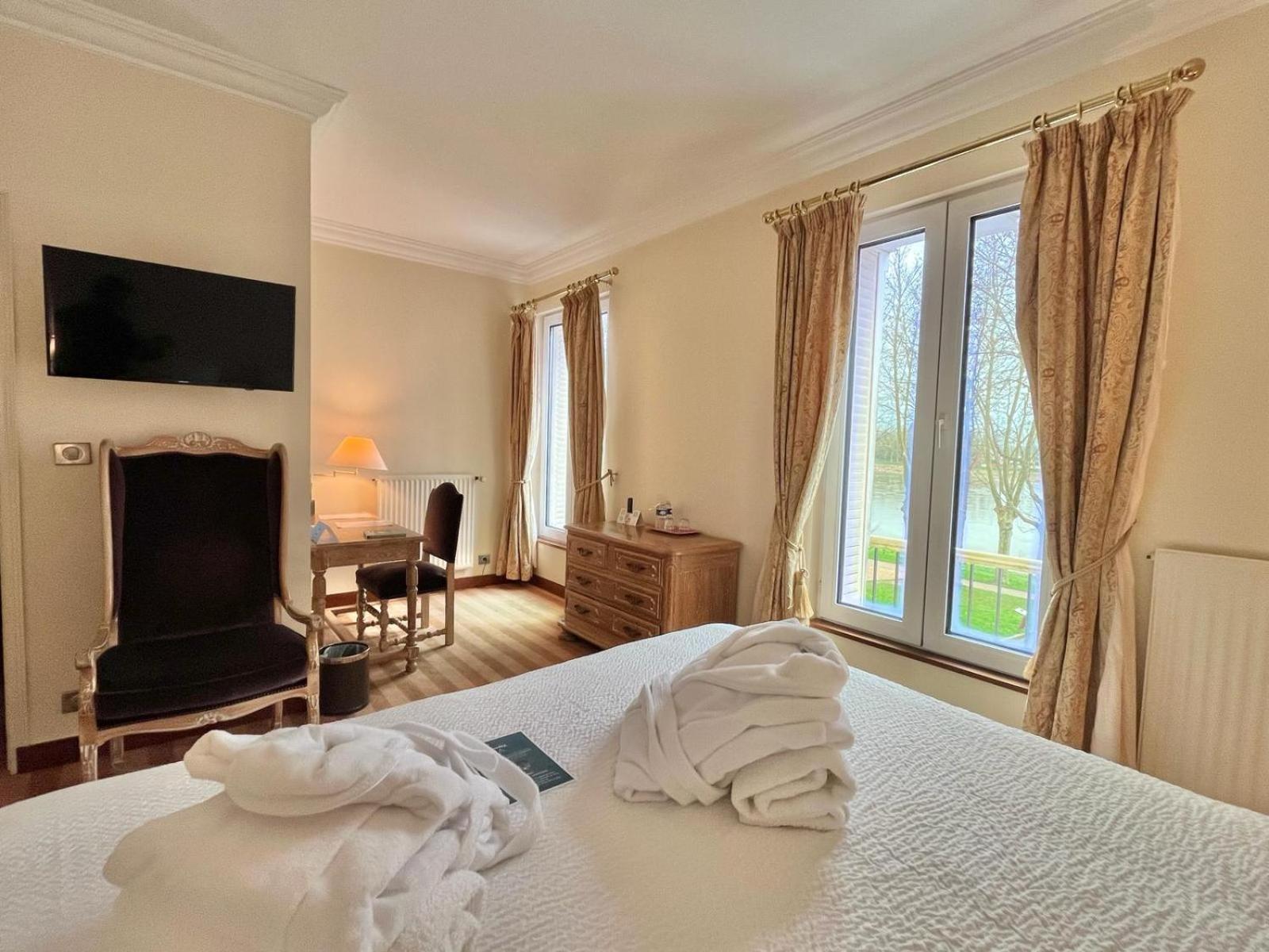 Logis Hotel Le Rivage Gien Bagian luar foto