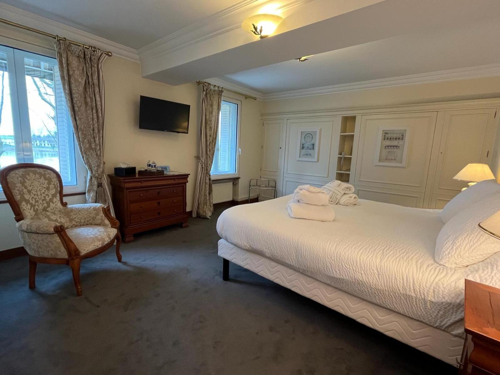 Logis Hotel Le Rivage Gien Bagian luar foto