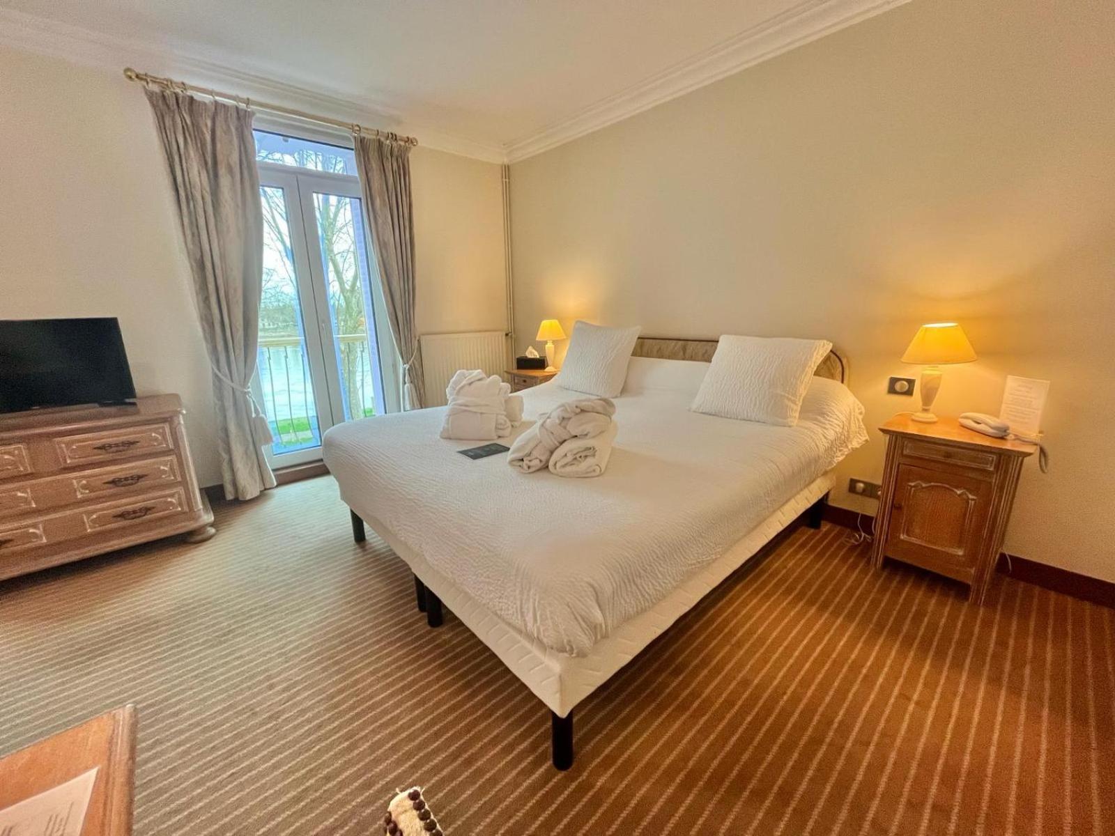 Logis Hotel Le Rivage Gien Bagian luar foto