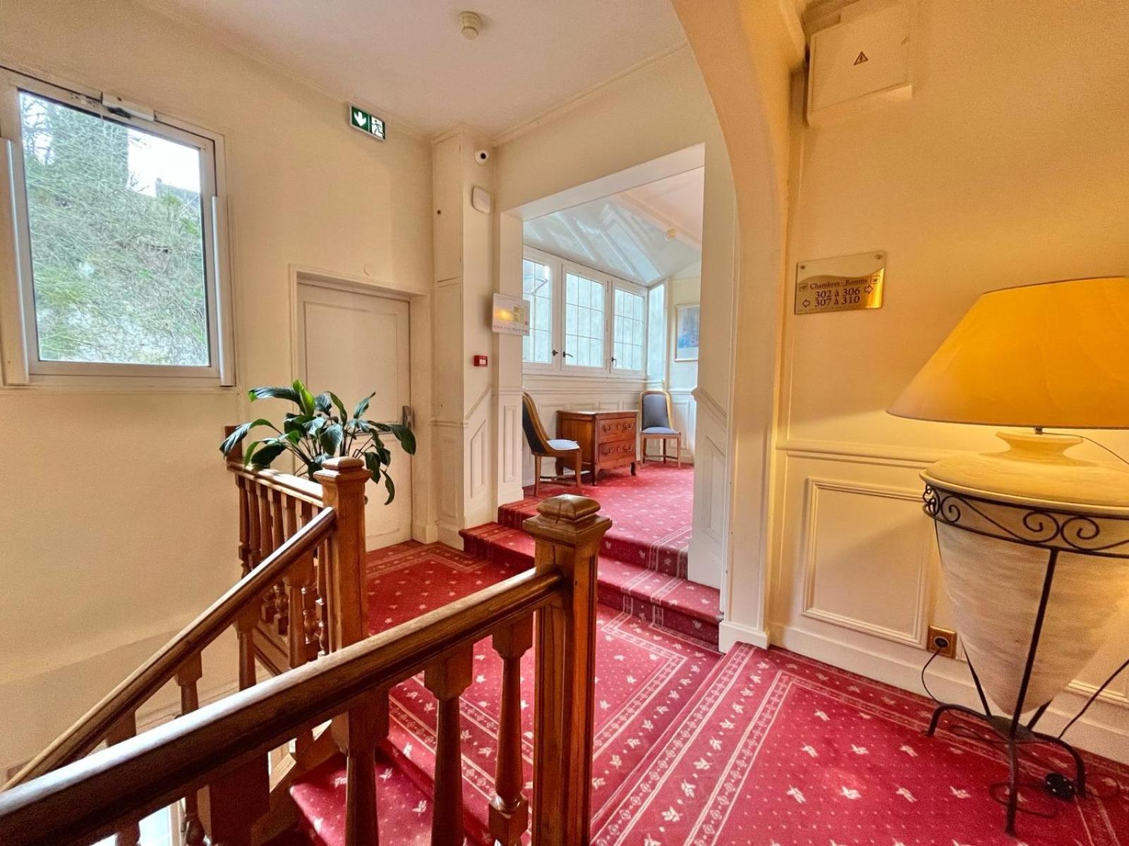 Logis Hotel Le Rivage Gien Bagian luar foto