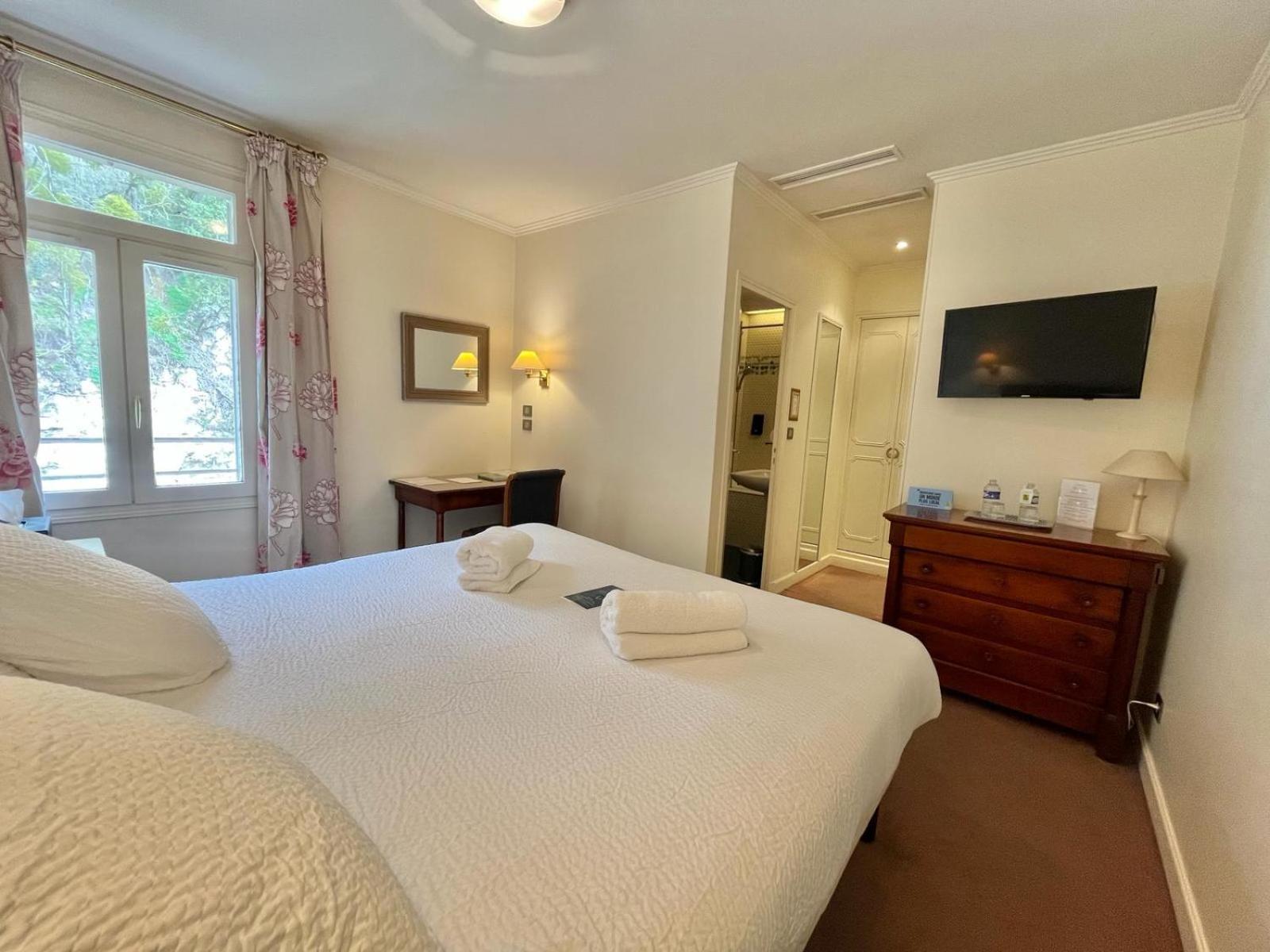 Logis Hotel Le Rivage Gien Bagian luar foto